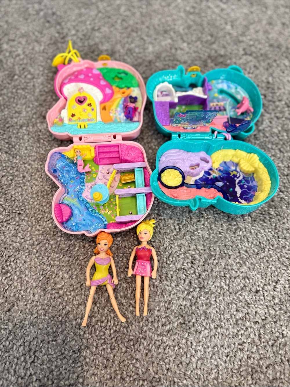 Polly Pocket Otter Aquarium Compact Set & Unicorn Forest Compact Set & 2 Polly’s
